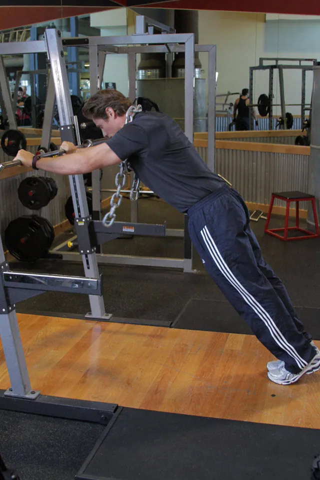 Press de tríceps con peso corporal