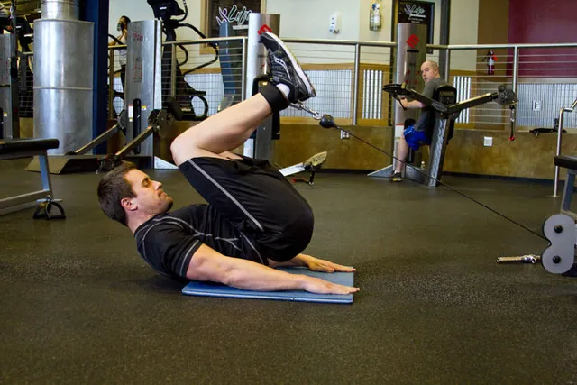 Crunch invertido en polea