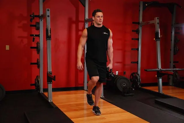 Peso muerto a una pierna con kettlebell