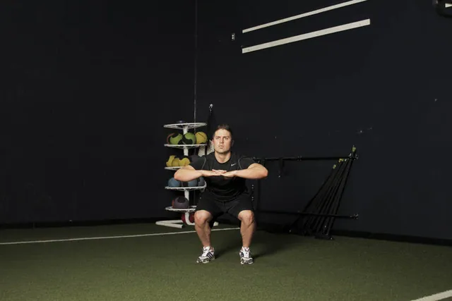 Knee Tuck Jump