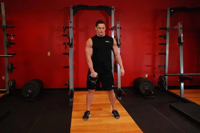 Arrancada a un brazo con kettlebell