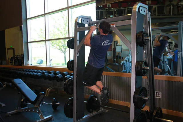 V-Bar Pullup